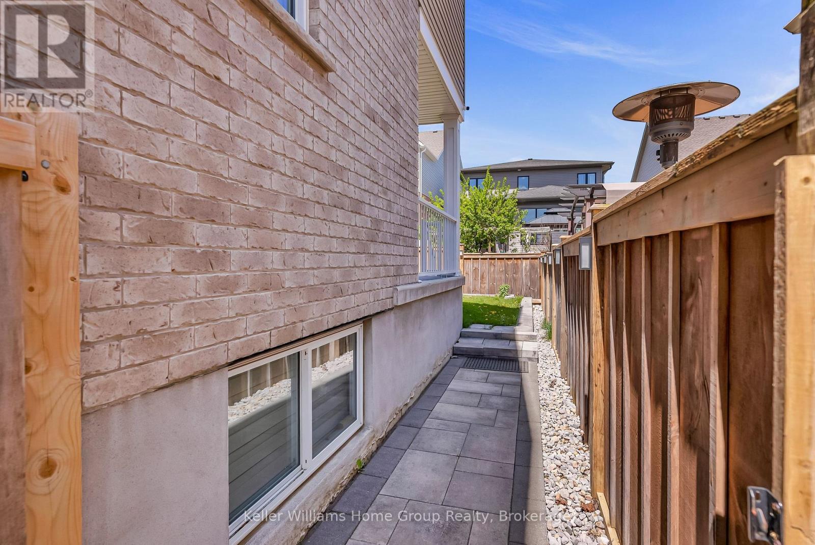 121 Lovett Lane, Guelph (Kortright West), ON