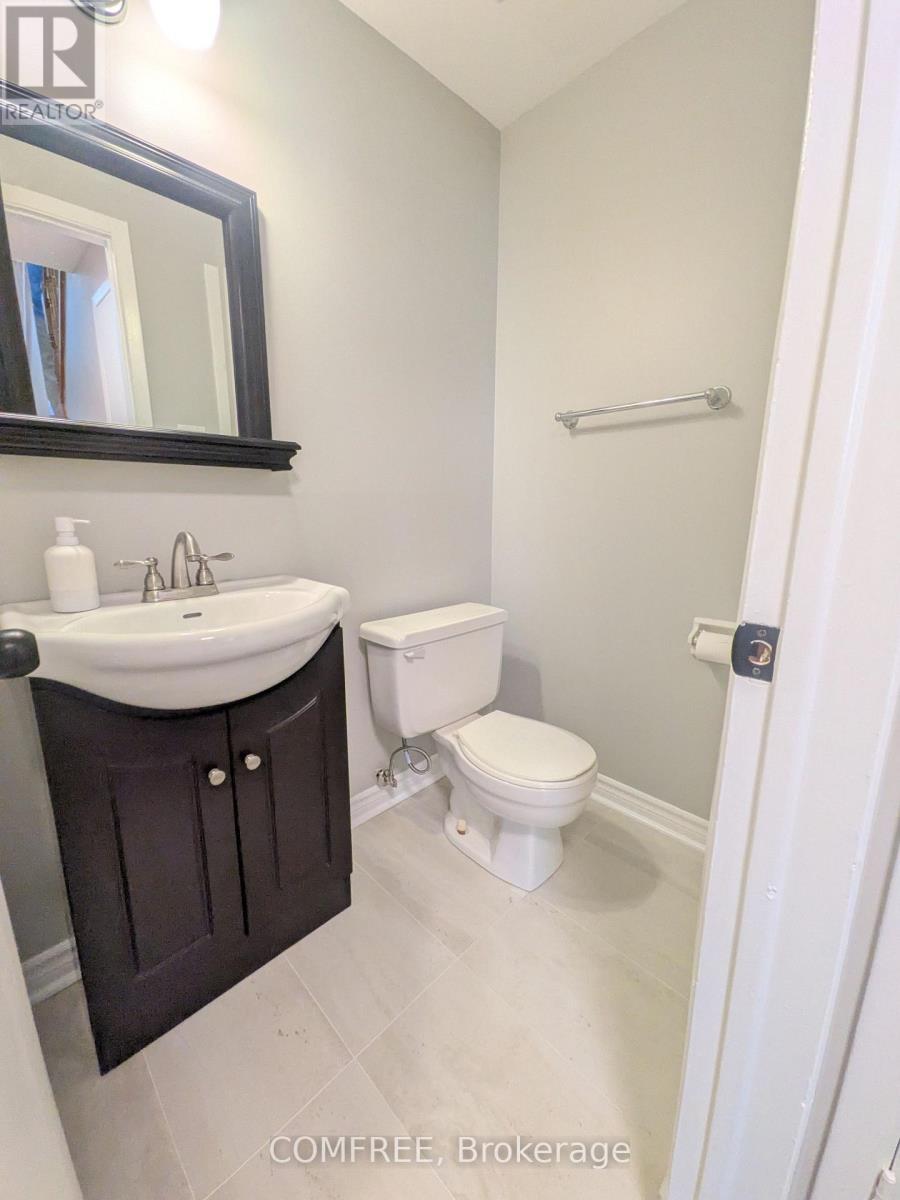 8B Forester Crescent, Ottawa, ON