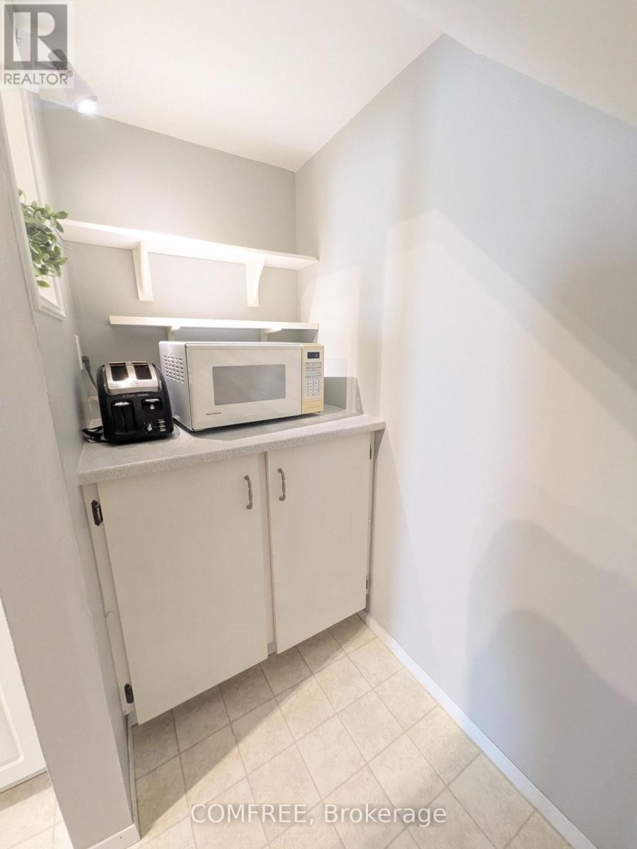 8B Forester Crescent, Ottawa, ON