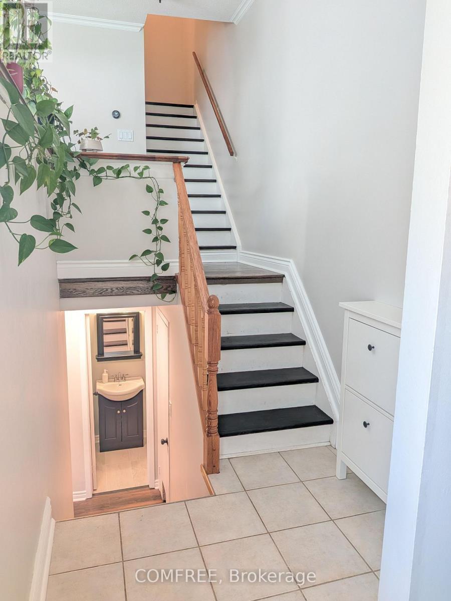 8B Forester Crescent, Ottawa, ON