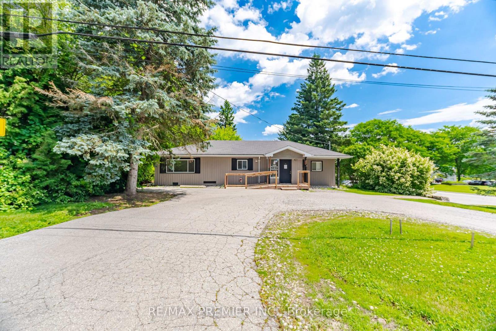 16 William Street, Hamilton, ON