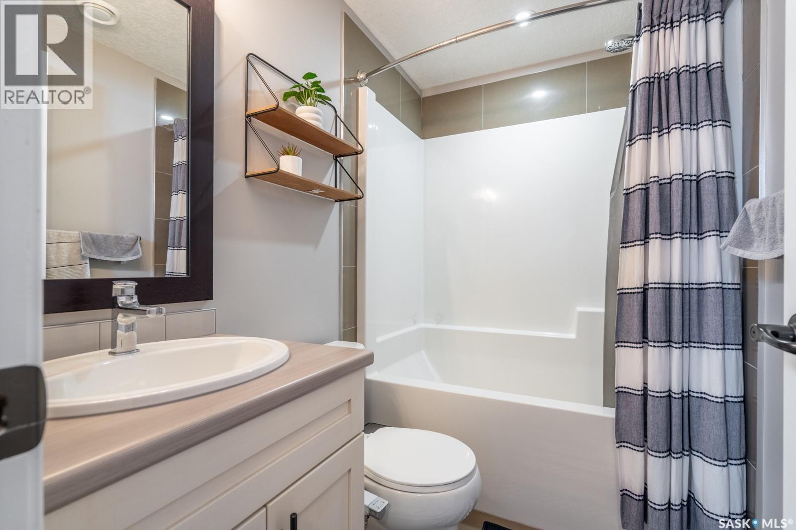 5433 Green Silverberry Drive E, Regina, SK