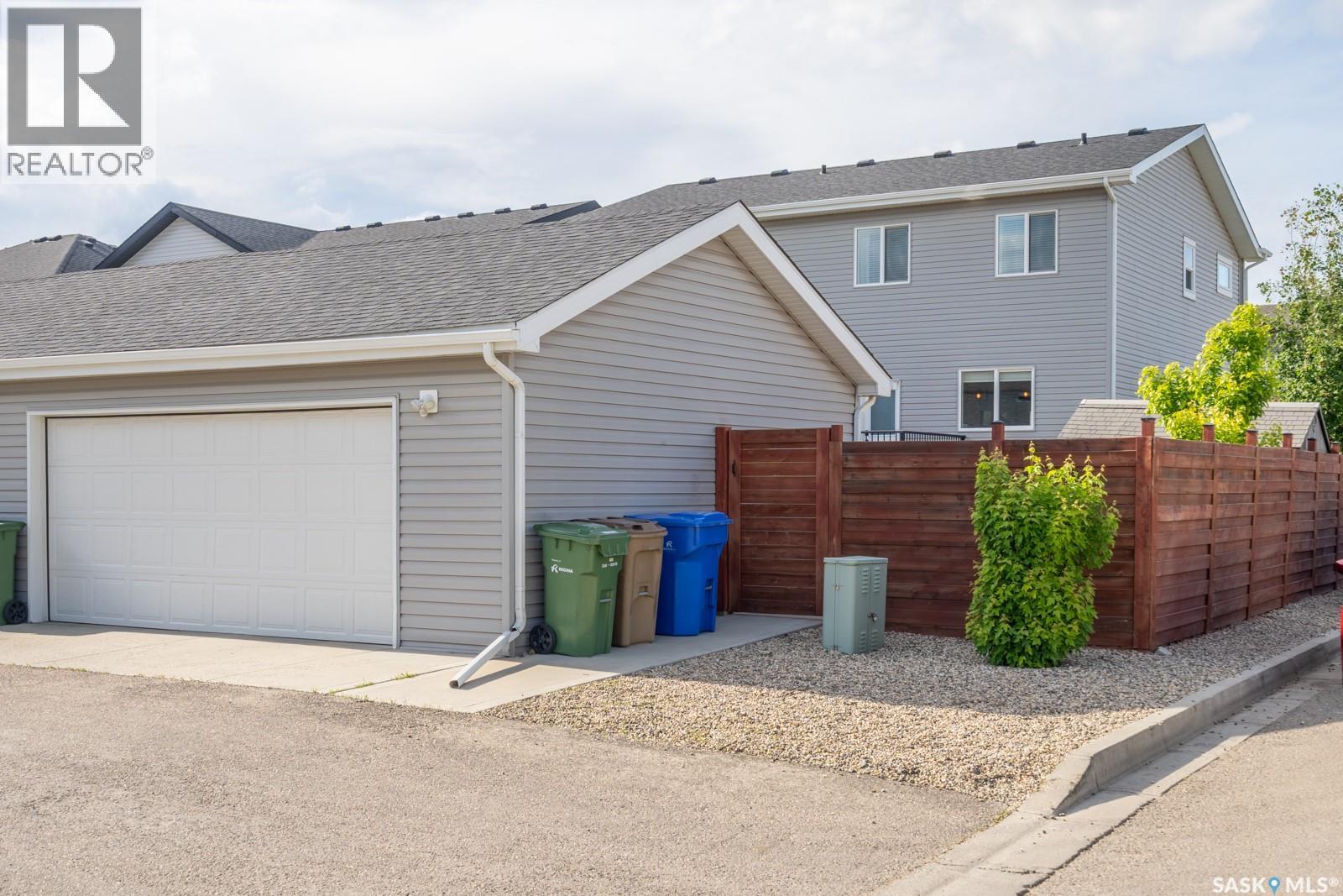5433 Green Silverberry Drive E, Regina, SK