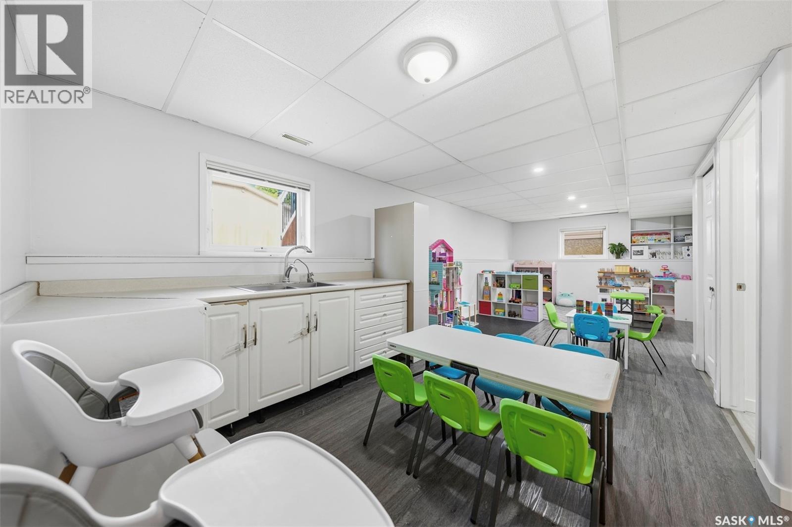 207 Sumner Crescent, Saskatoon, SK