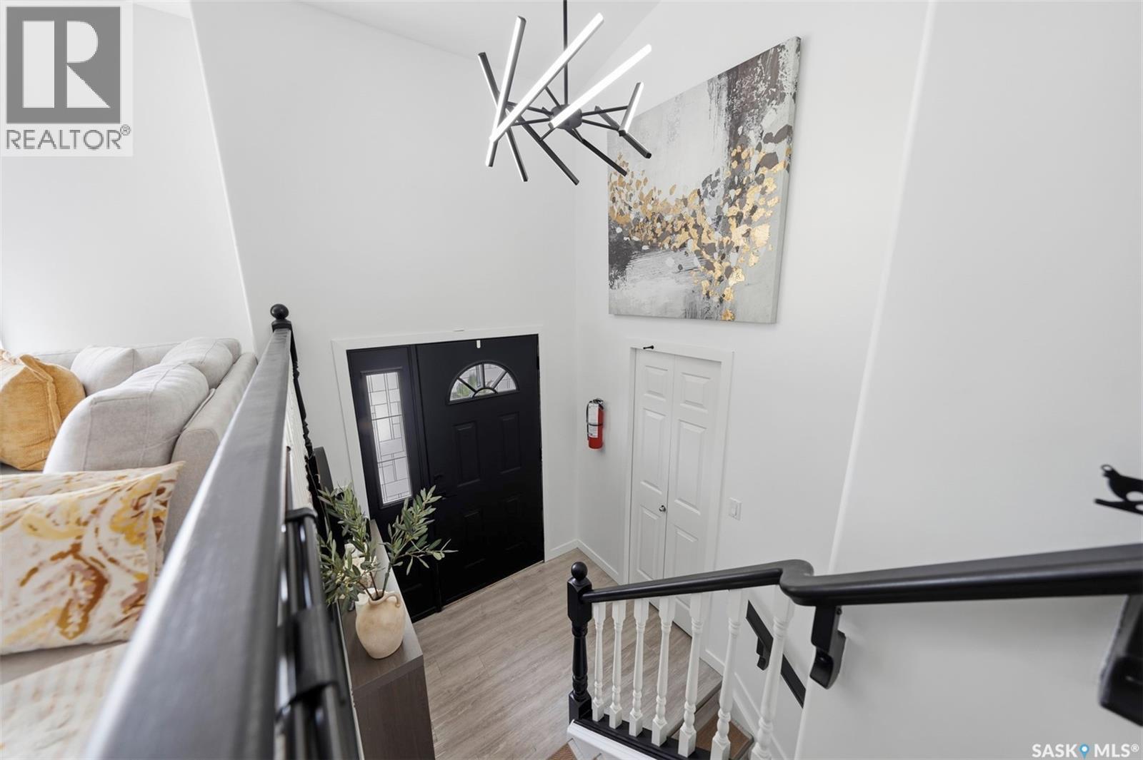 207 Sumner Crescent, Saskatoon, SK