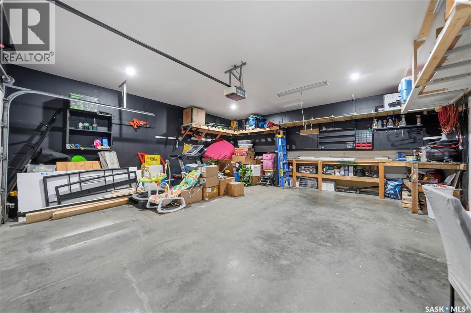 207 Sumner Crescent, Saskatoon, SK