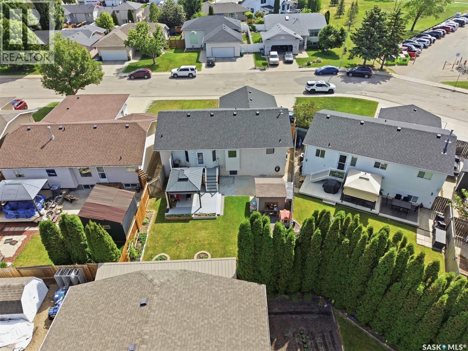 207 Sumner Crescent, Saskatoon, SK