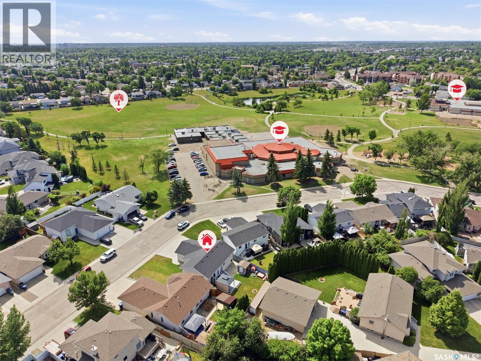 207 Sumner Crescent, Saskatoon, SK