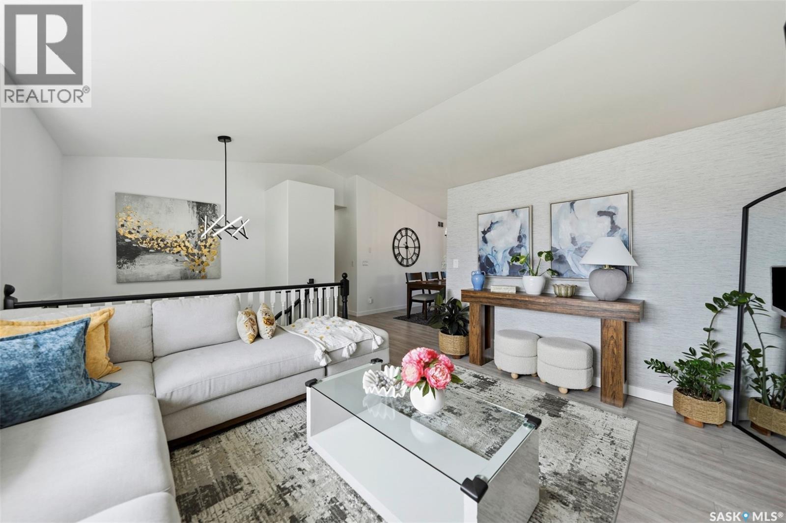 207 Sumner Crescent, Saskatoon, SK