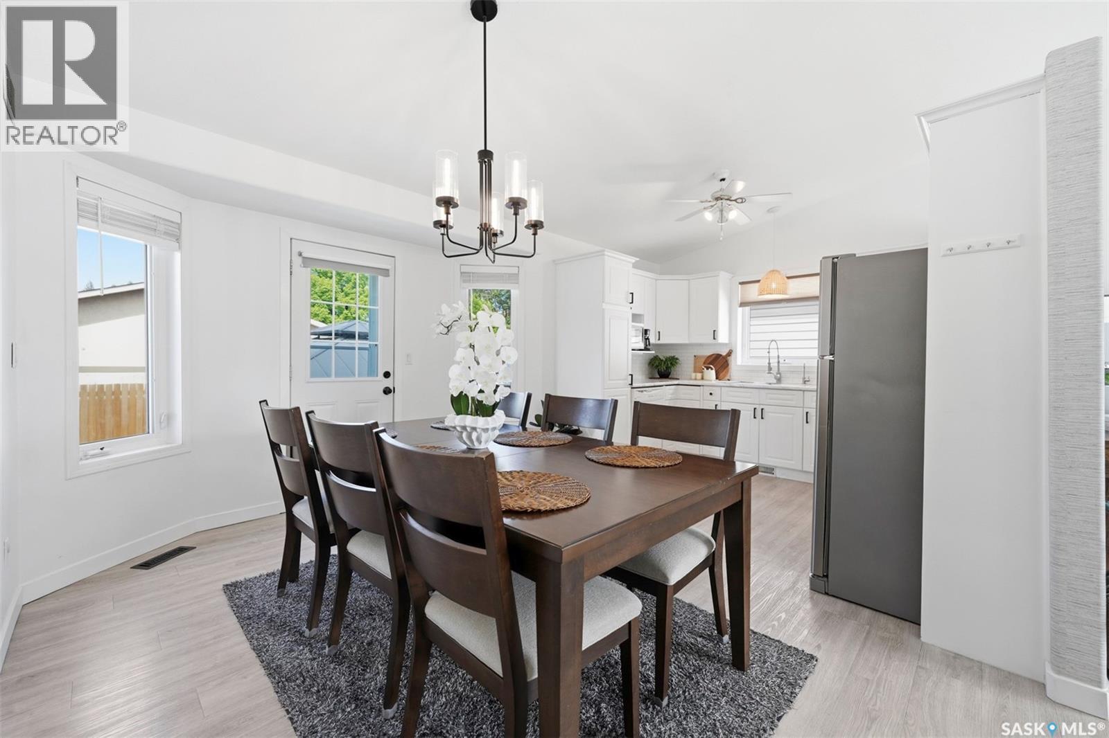 207 Sumner Crescent, Saskatoon, SK