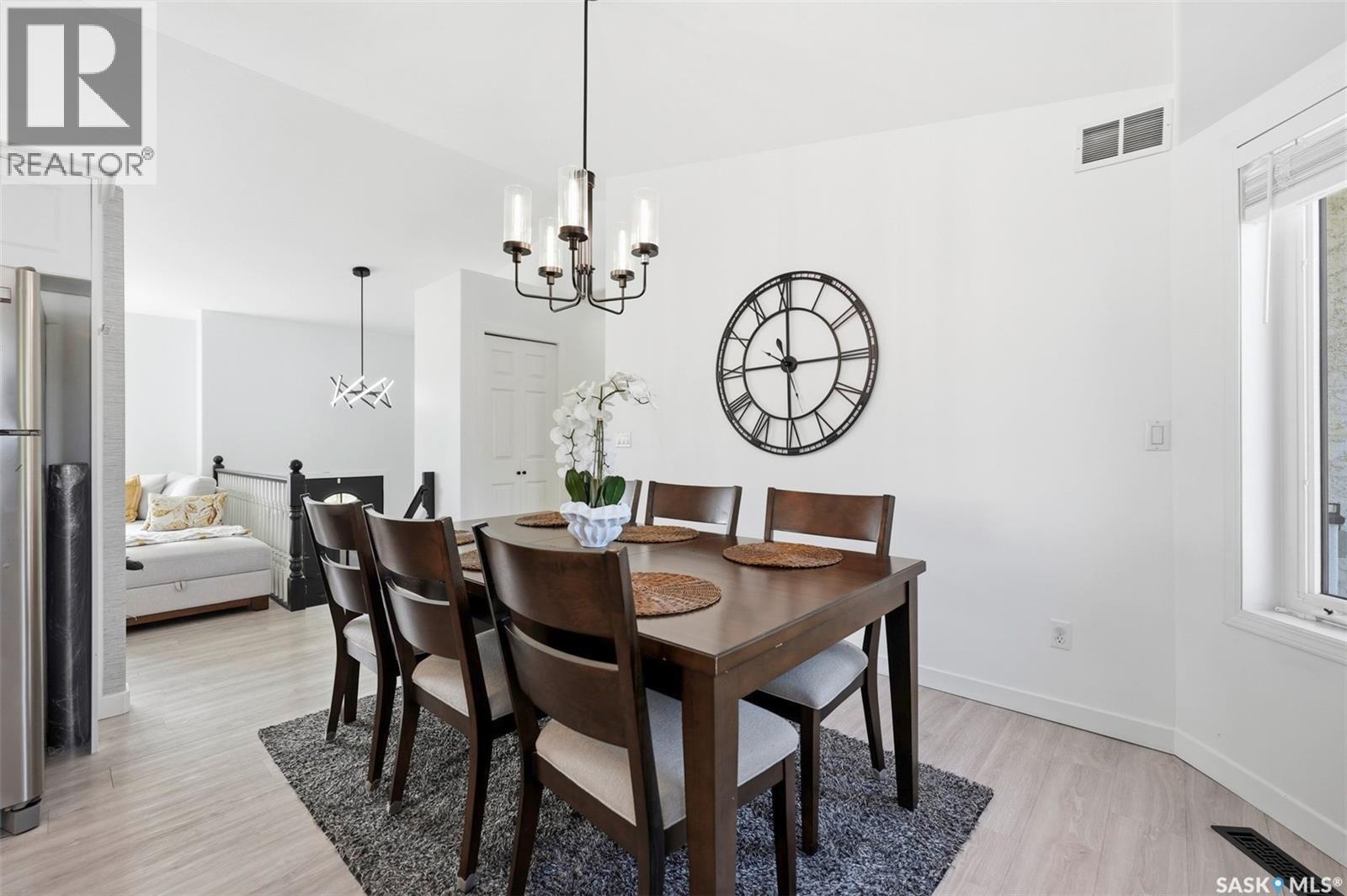 207 Sumner Crescent, Saskatoon, SK