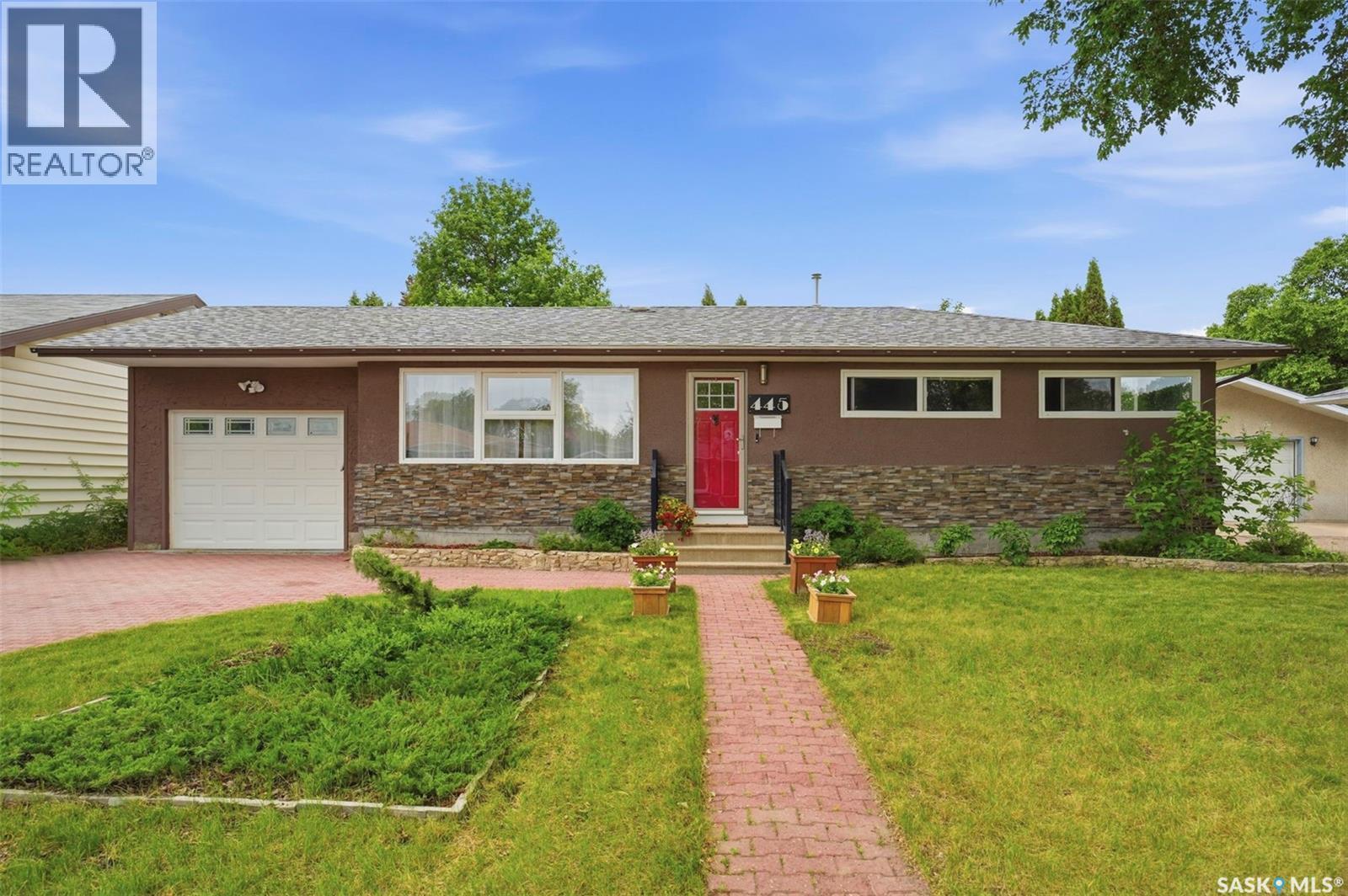 445 Witney Avenue S, Saskatoon, SK