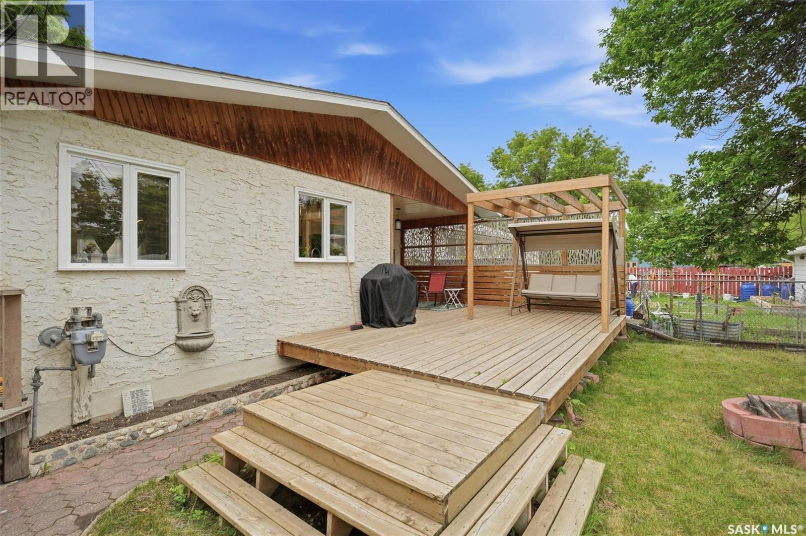 445 Witney Avenue S, Saskatoon, SK