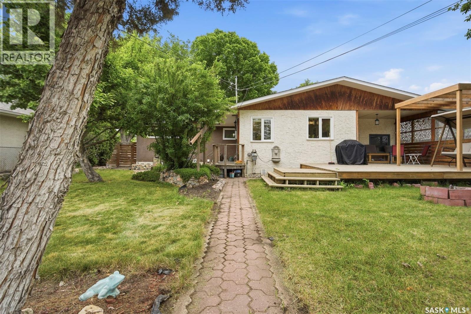 445 Witney Avenue S, Saskatoon, SK