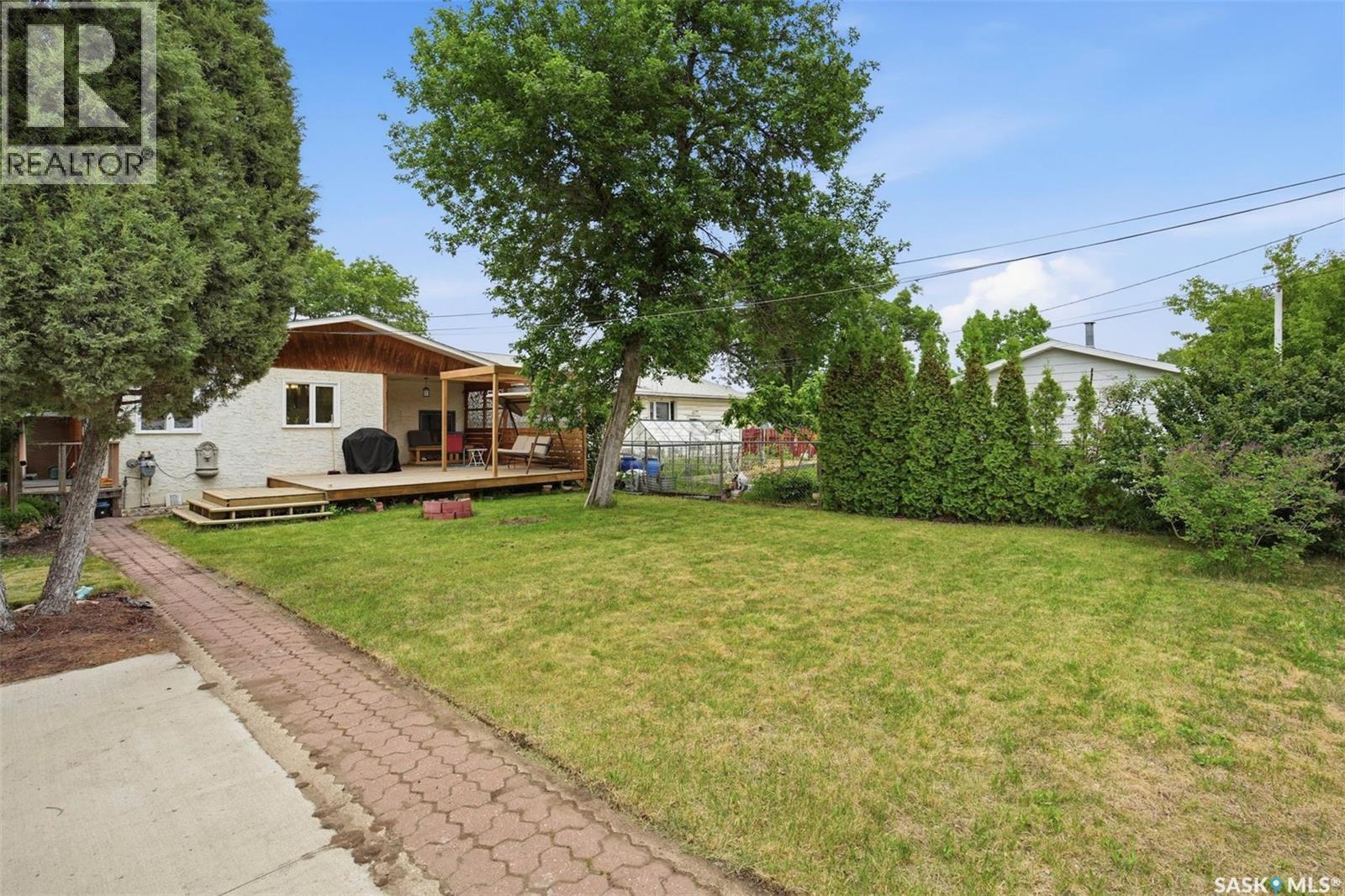 445 Witney Avenue S, Saskatoon, SK