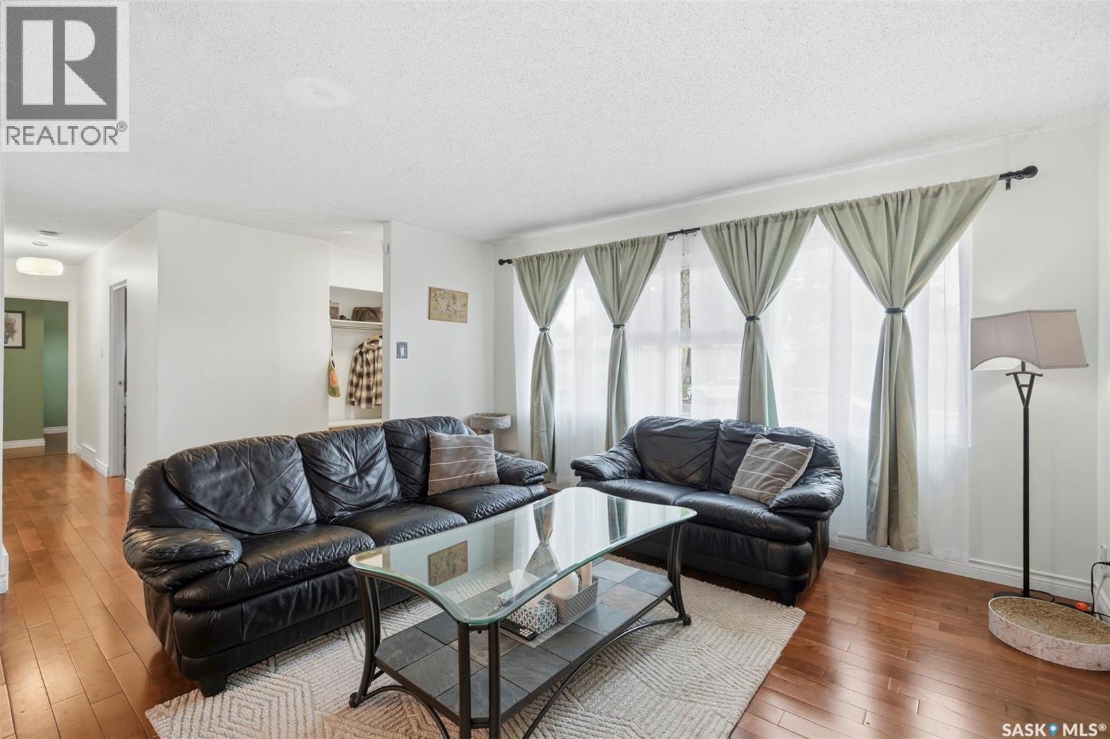 445 Witney Avenue S, Saskatoon, SK