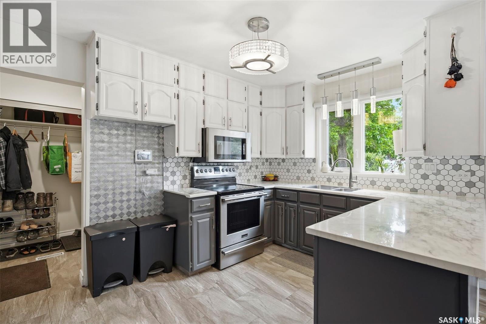 445 Witney Avenue S, Saskatoon, SK