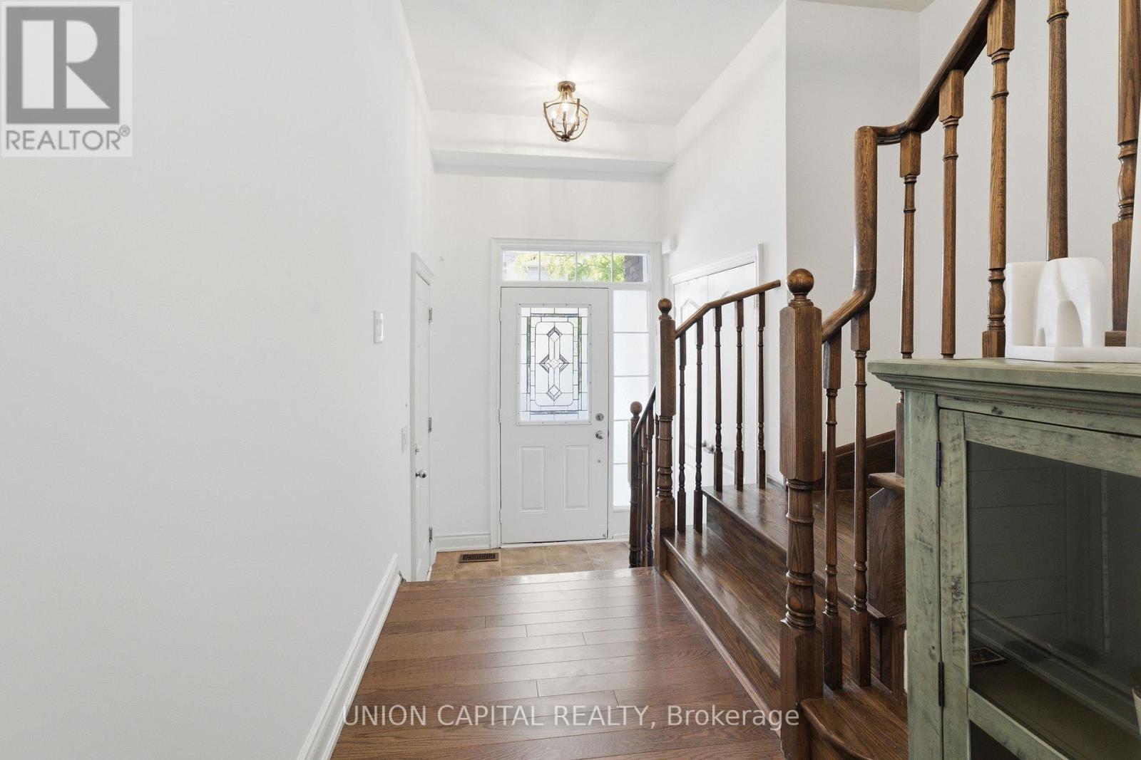 22 Delight Way, Whitby, ON