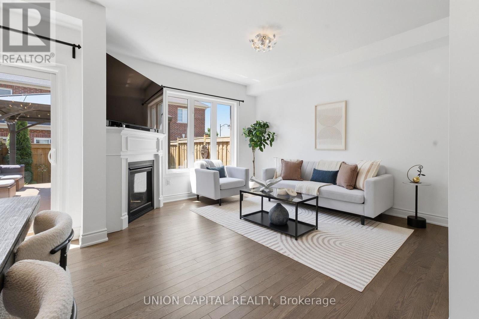 22 Delight Way, Whitby, ON