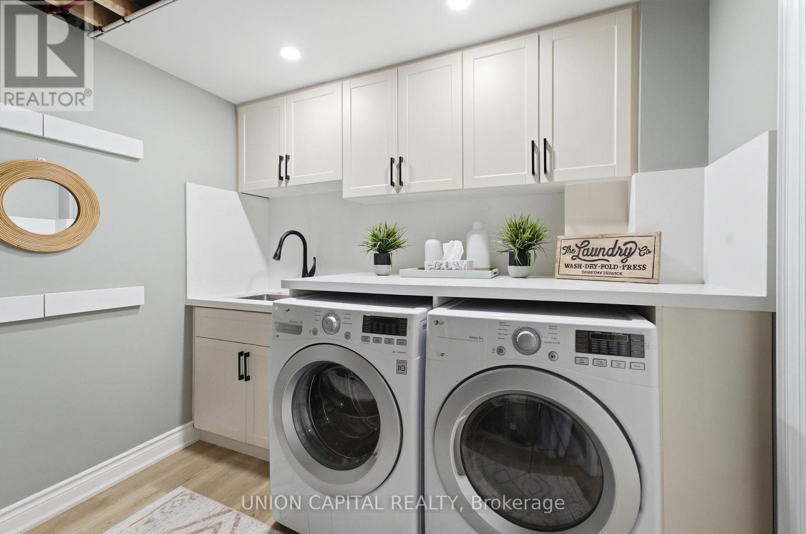 22 Delight Way, Whitby, ON
