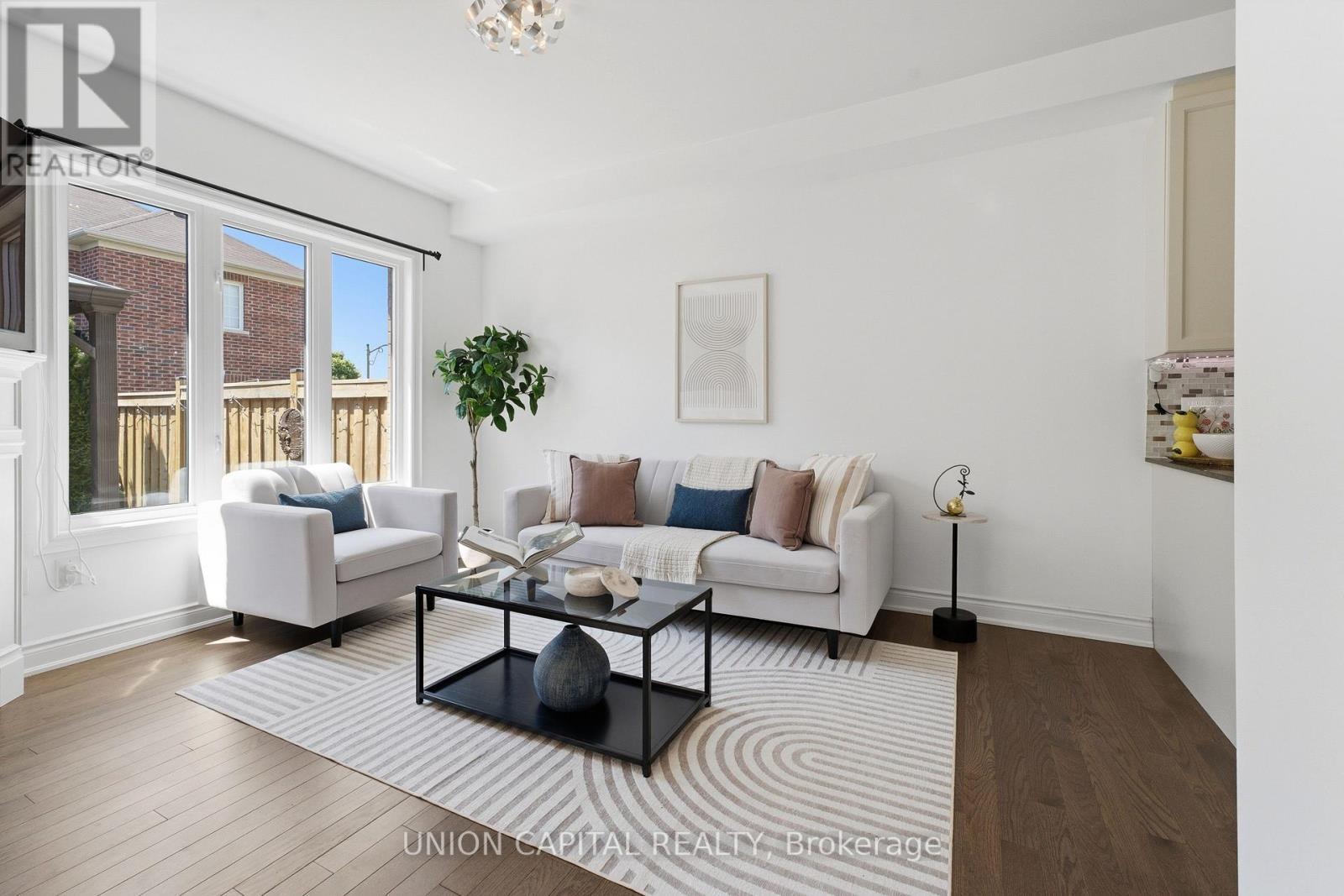 22 Delight Way, Whitby, ON