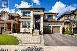 207 WALTER ENGLISH DRIVE East Gwillimbury, ON L9N 0R8