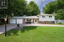 88 LAKELAND CRESCENT Richmond Hill, ON L4E 2Z9