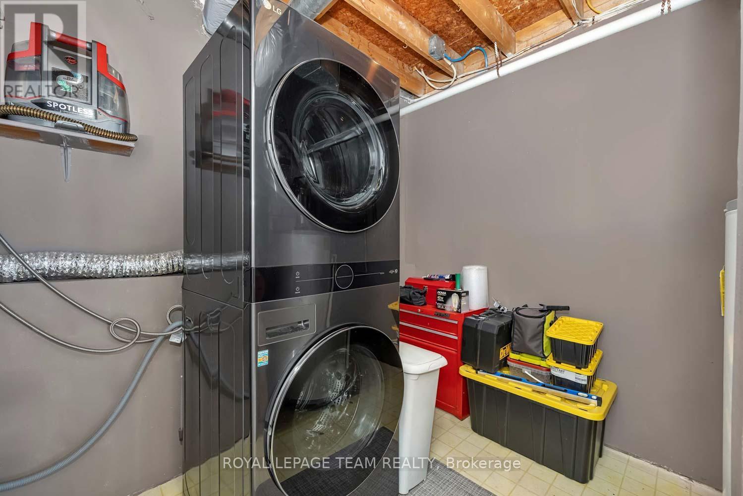 215 Booth Street, Ottawa, ON - Indoor Photo Showing Laundry Room