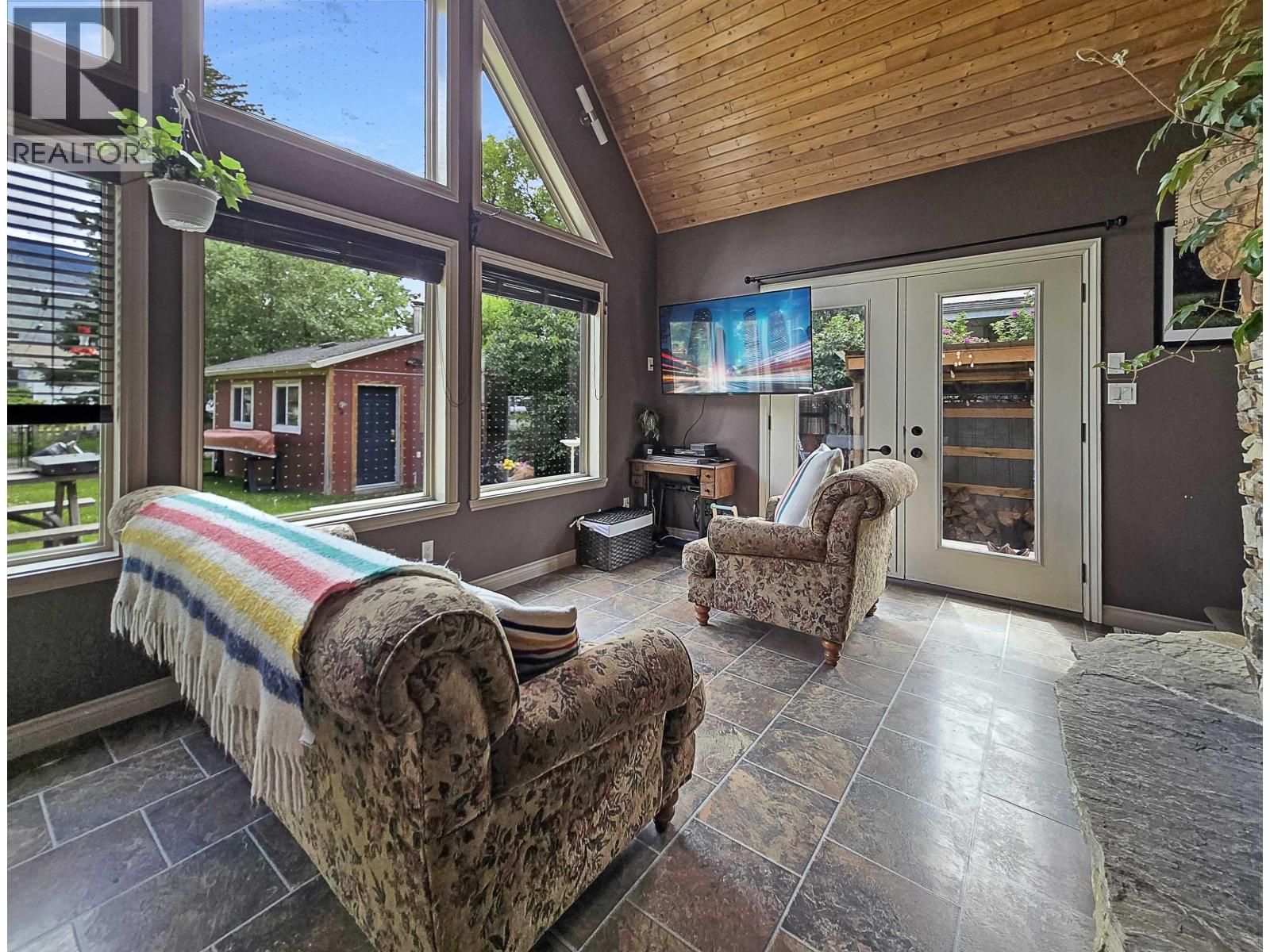 886 4Th Avenue, Mcbride, BC