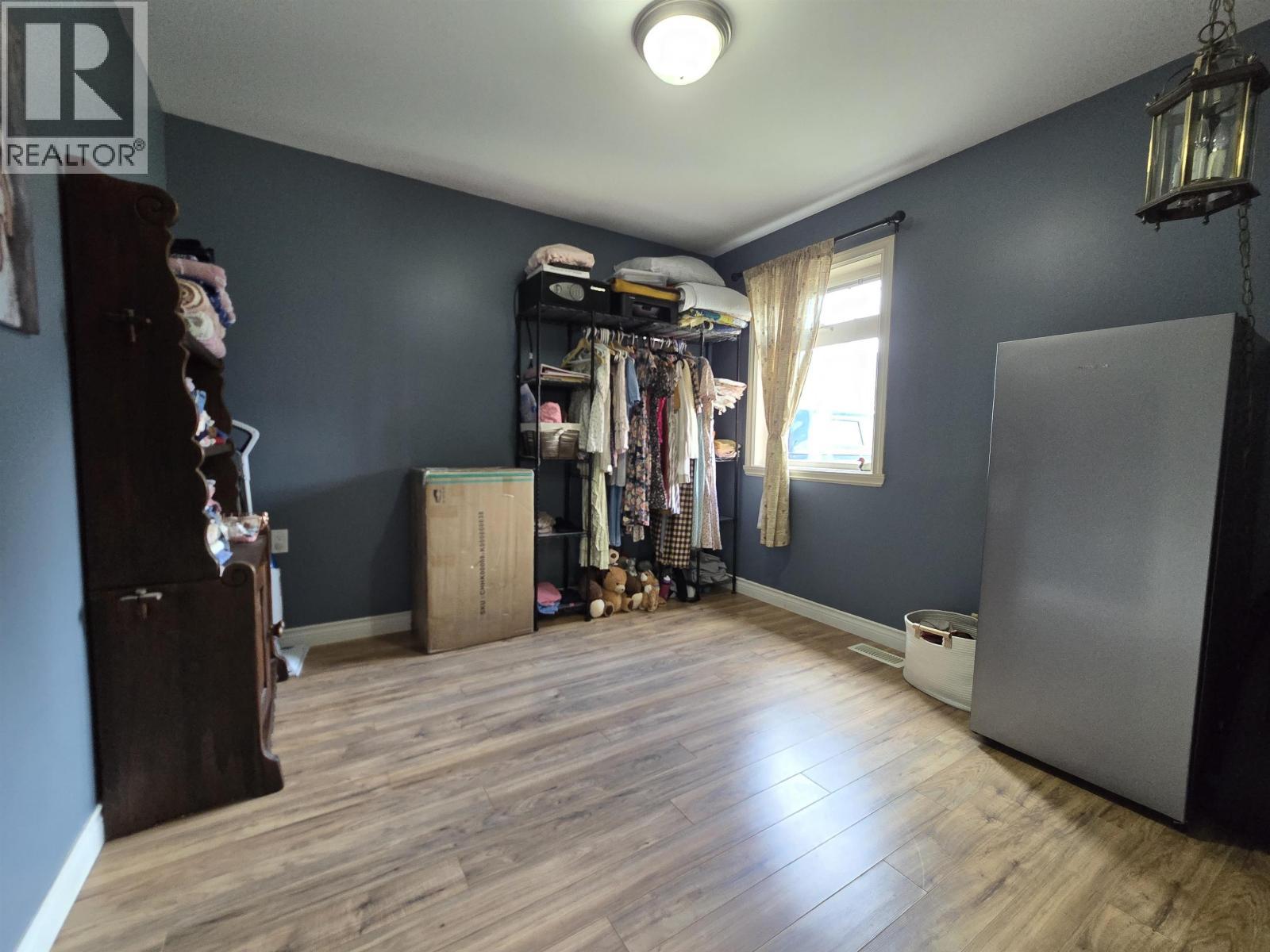 886 4Th Avenue, Mcbride, BC