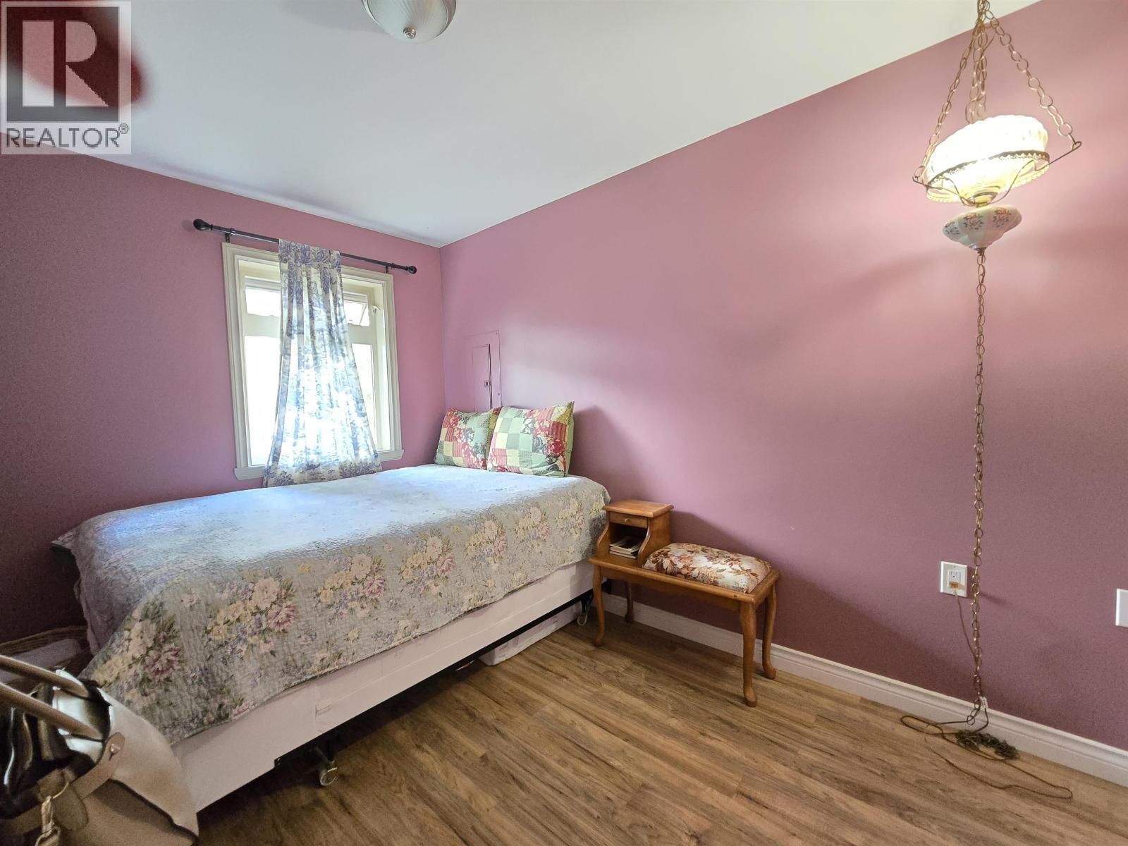 886 4Th Avenue, Mcbride, BC