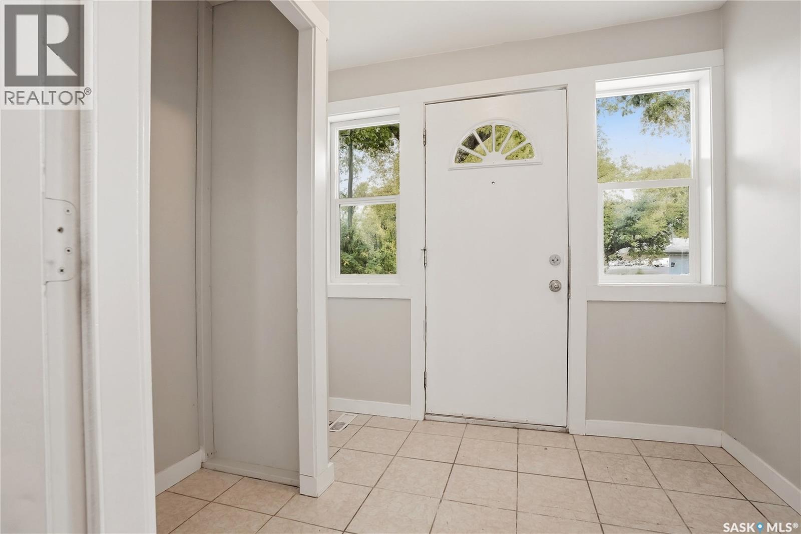 211 N Avenue S, Saskatoon, SK
