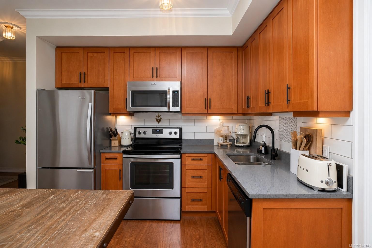 #308-2409 Bevan Ave, Sidney, BC