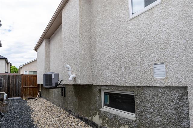 59 Moncrief Lane, Winnipeg, MB