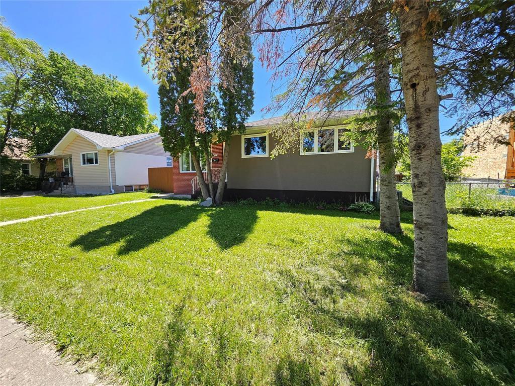 664 Prince Rupert Avenue, Winnipeg, MB