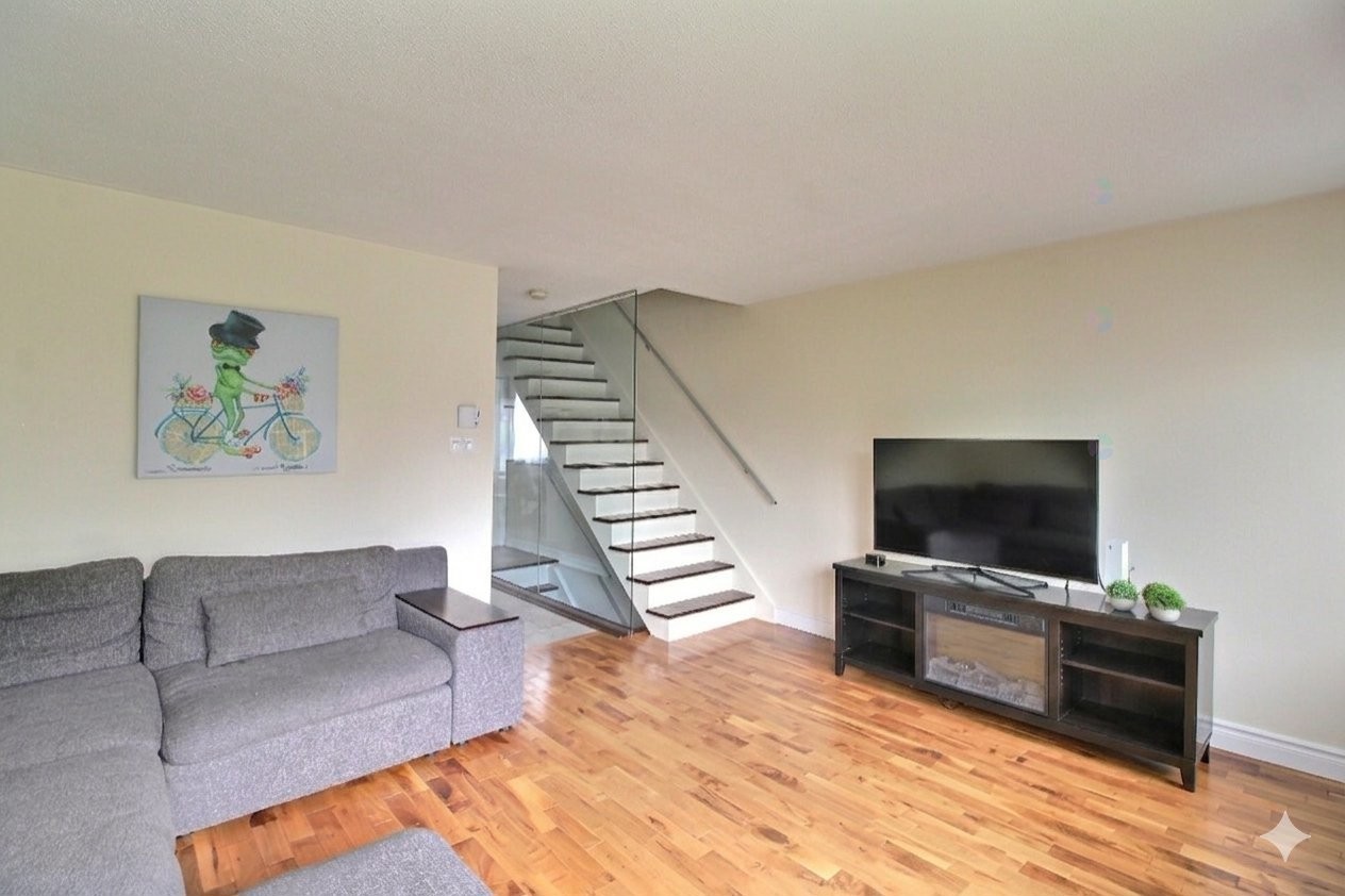Salon - 676 Rue Des Joncs, Val-D'Or, QC