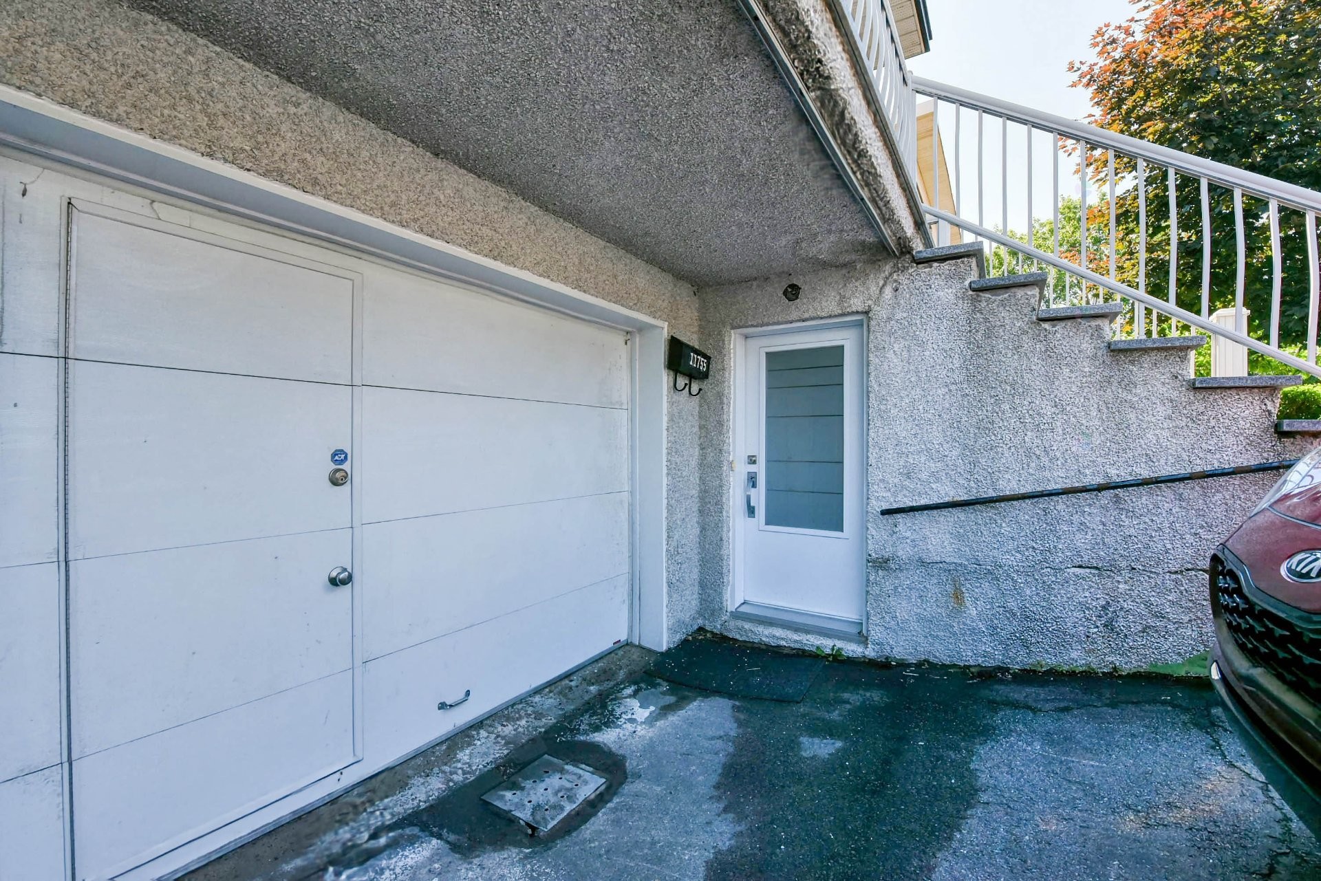 Entry - 11755 Av. Allard, Montréal (Montréal-Nord), QC