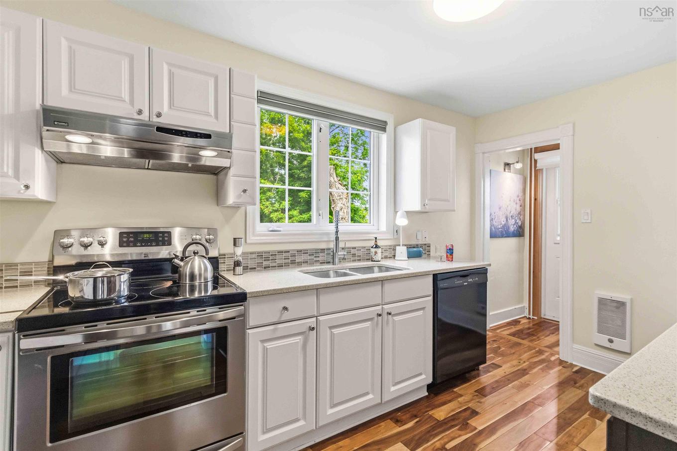 24 Queen Street, Bridgewater, NS