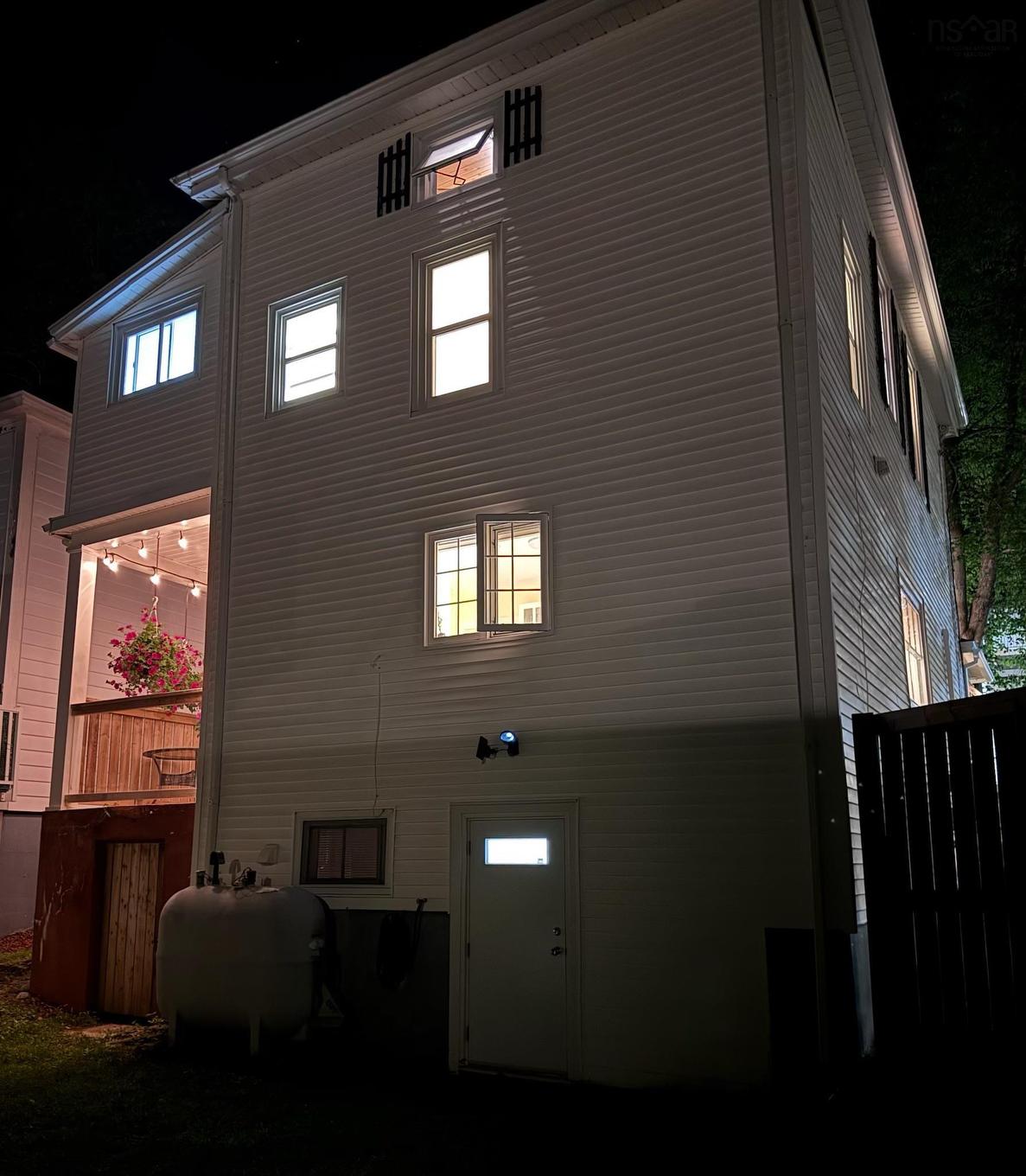 24 Queen Street, Bridgewater, NS