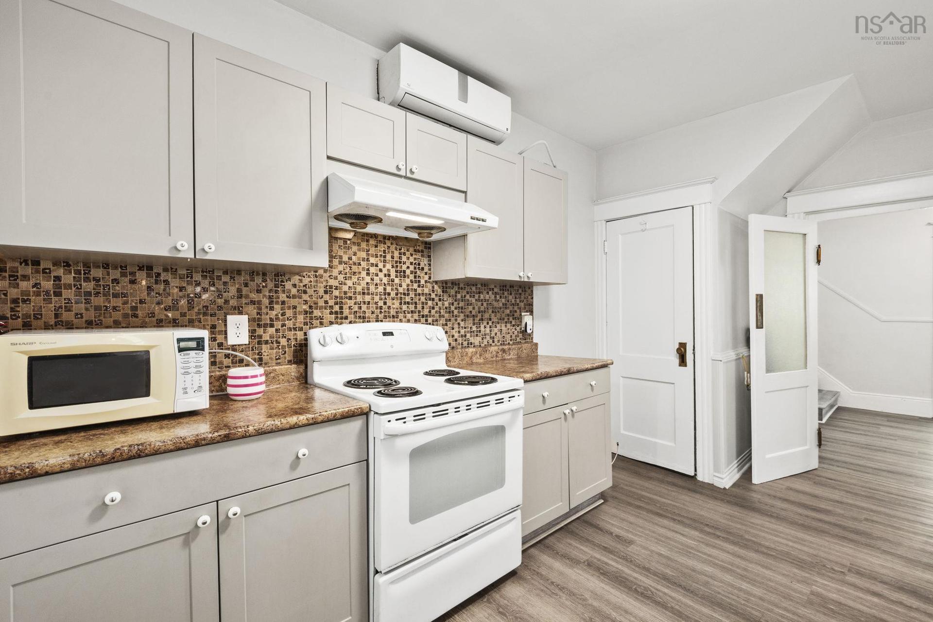 1684 Walnut Street, Halifax, NS