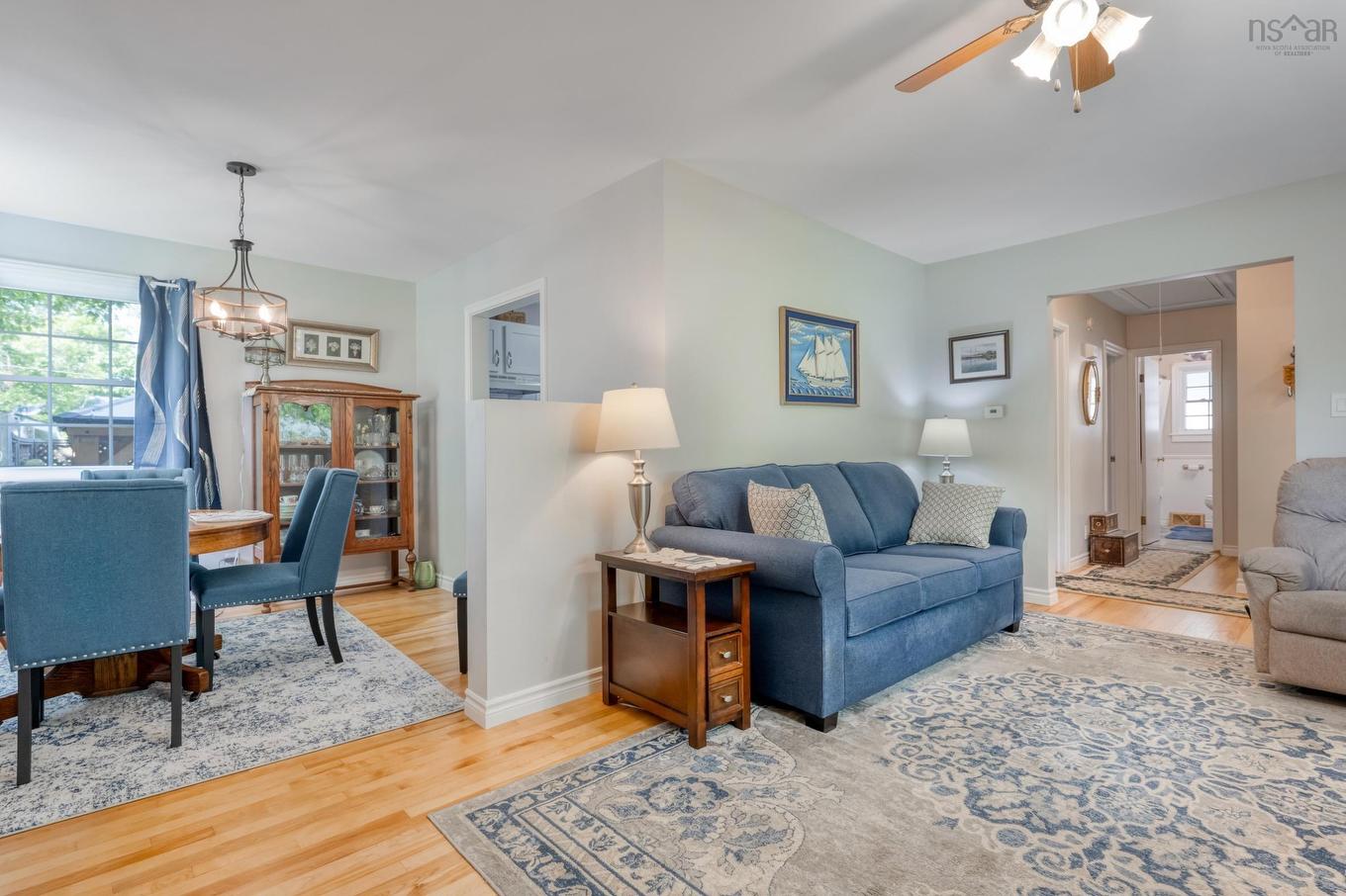 110 Brook Street, Lunenburg, NS - Indoor Photo Showing Living Room
