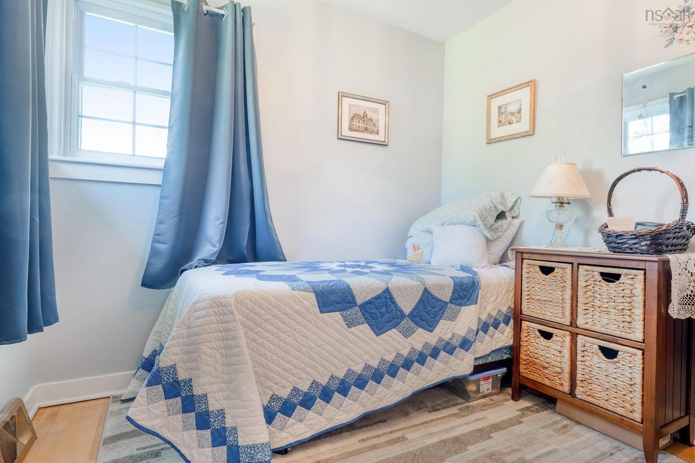 110 Brook Street, Lunenburg, NS - Indoor Photo Showing Bedroom
