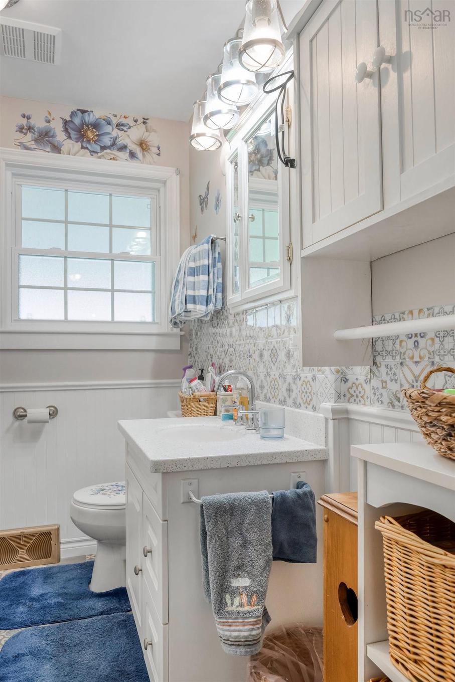 110 Brook Street, Lunenburg, NS - Indoor Photo Showing Bathroom