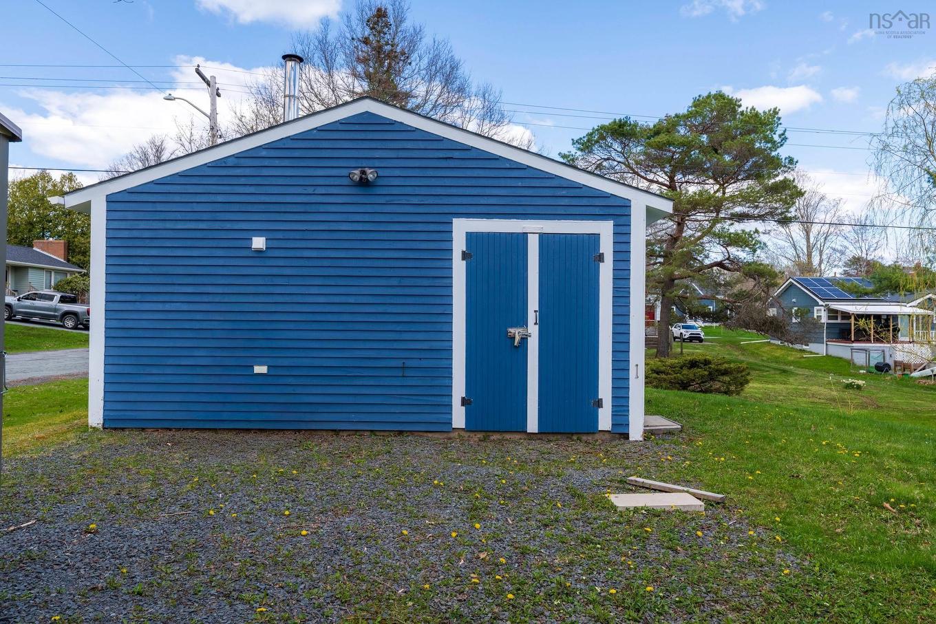 110 Brook Street, Lunenburg, NS - Outdoor