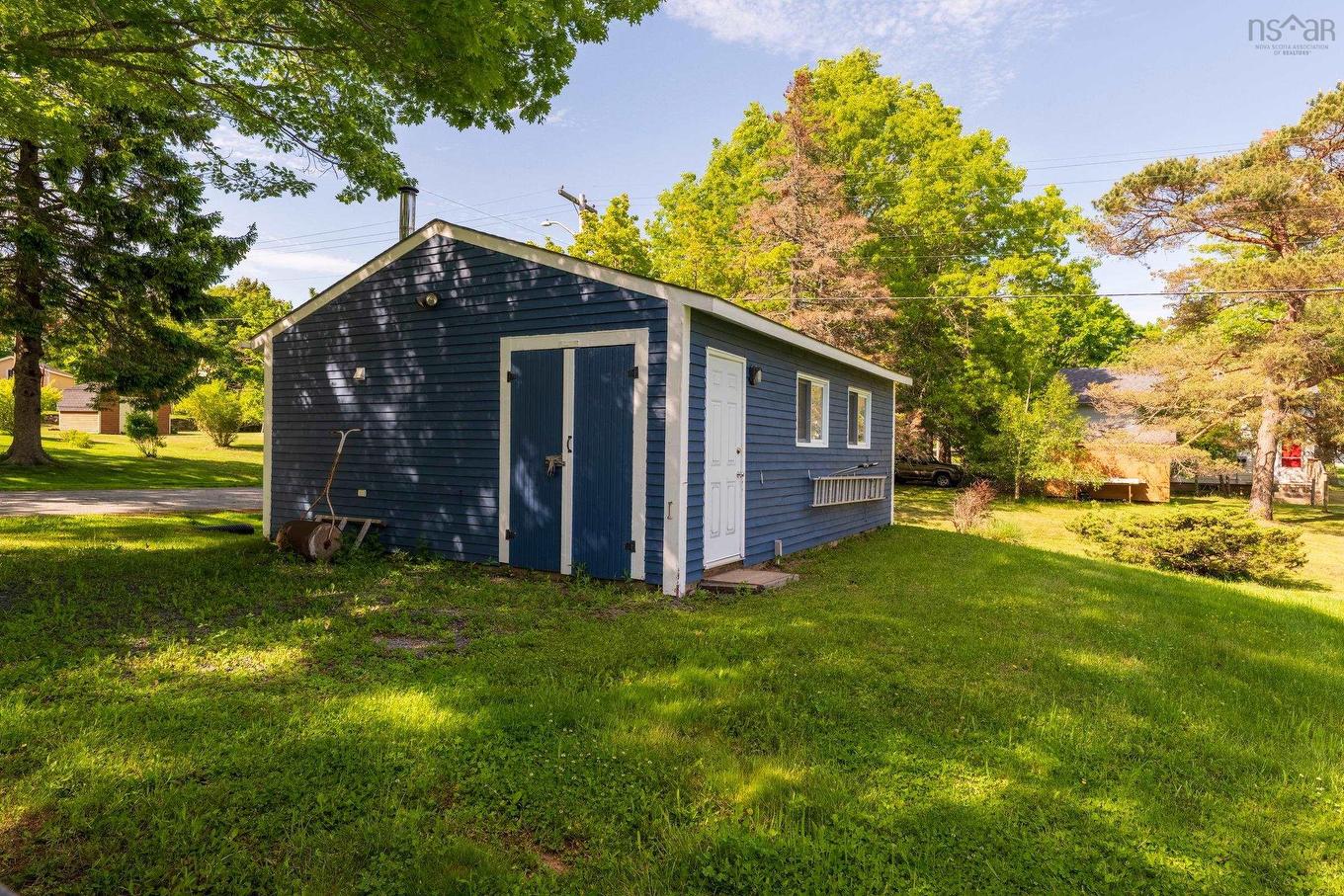 110 Brook Street, Lunenburg, NS - Outdoor