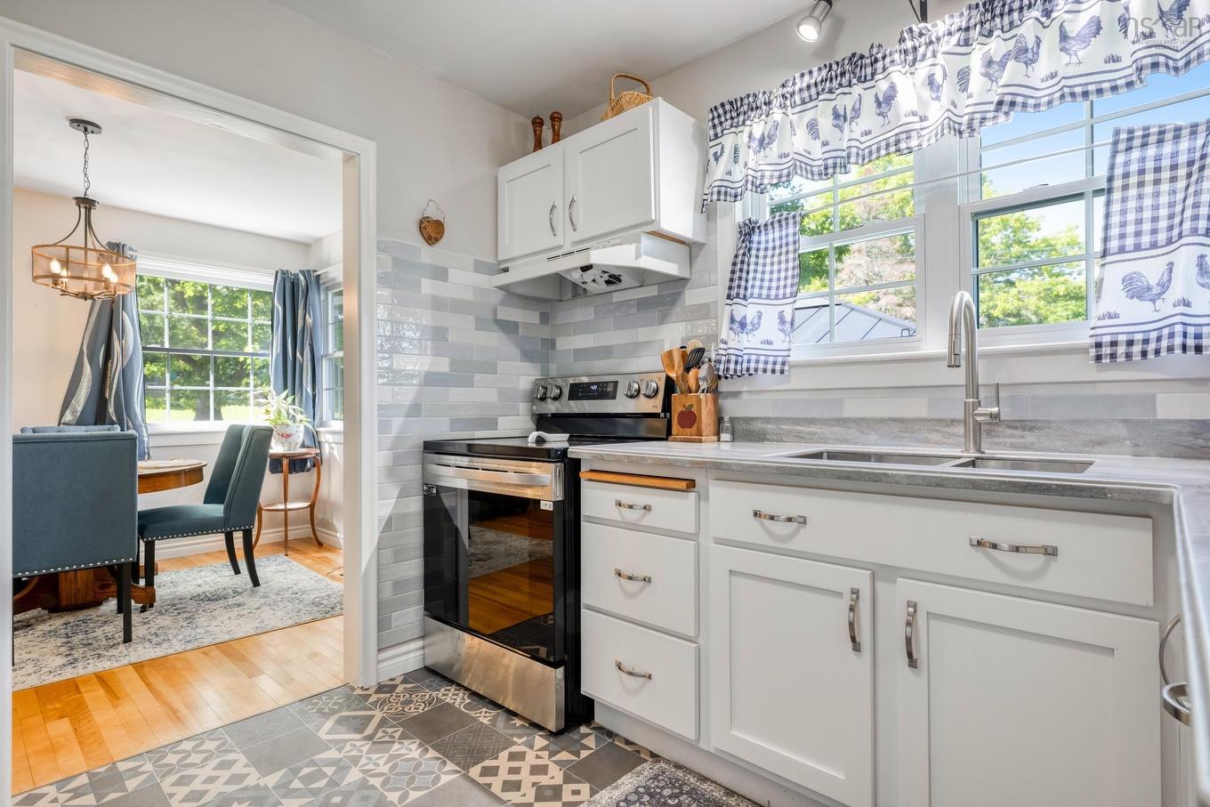 110 Brook Street, Lunenburg, NS - Indoor Photo Showing Kitchen