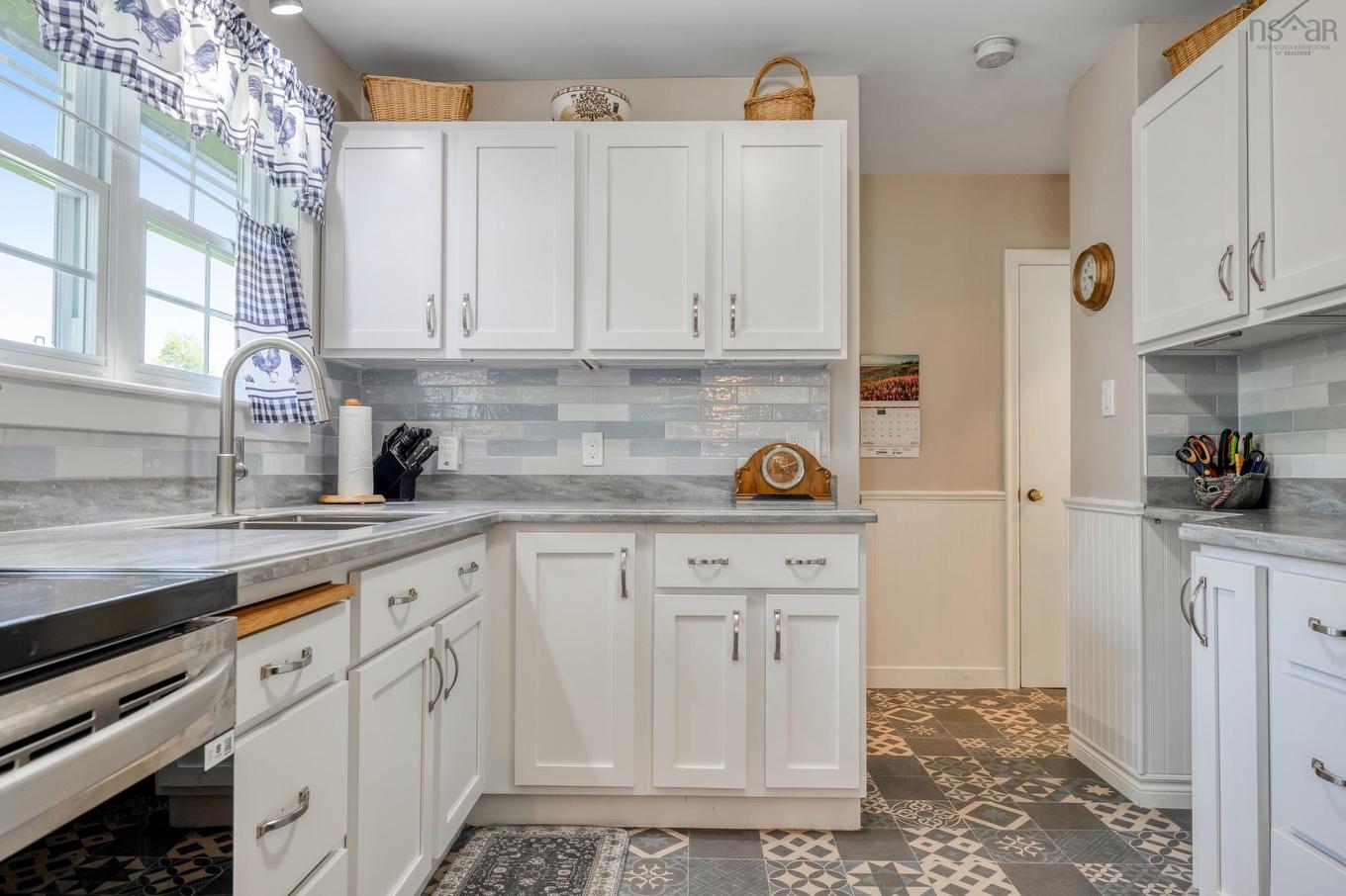 110 Brook Street, Lunenburg, NS - Indoor Photo Showing Kitchen