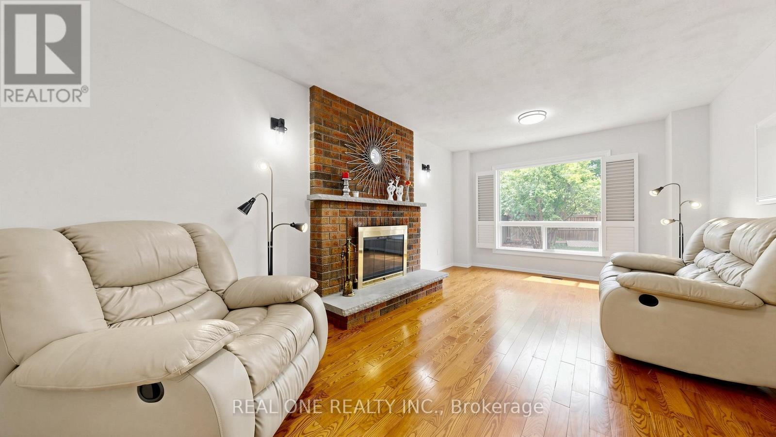 2027 Roy Ivor Crescent, Mississauga, ON