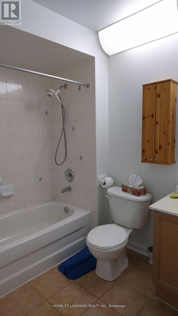 13A - 18 St. Moritz Way, Markham, ON - Indoor Photo Showing Bathroom