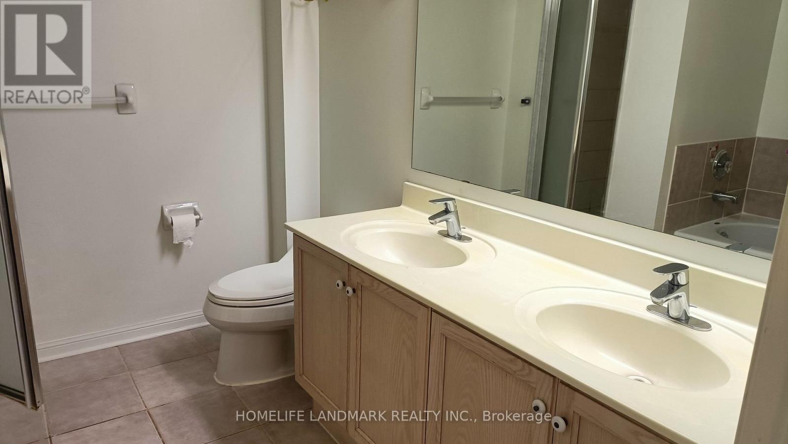 13A - 18 St. Moritz Way, Markham, ON - Indoor Photo Showing Bathroom